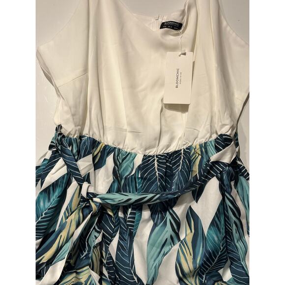 BloomChic Tropical Print Pocket Belted Cami Romper Plus Size 26 Resort NWT vacy - Picture 8 of 8